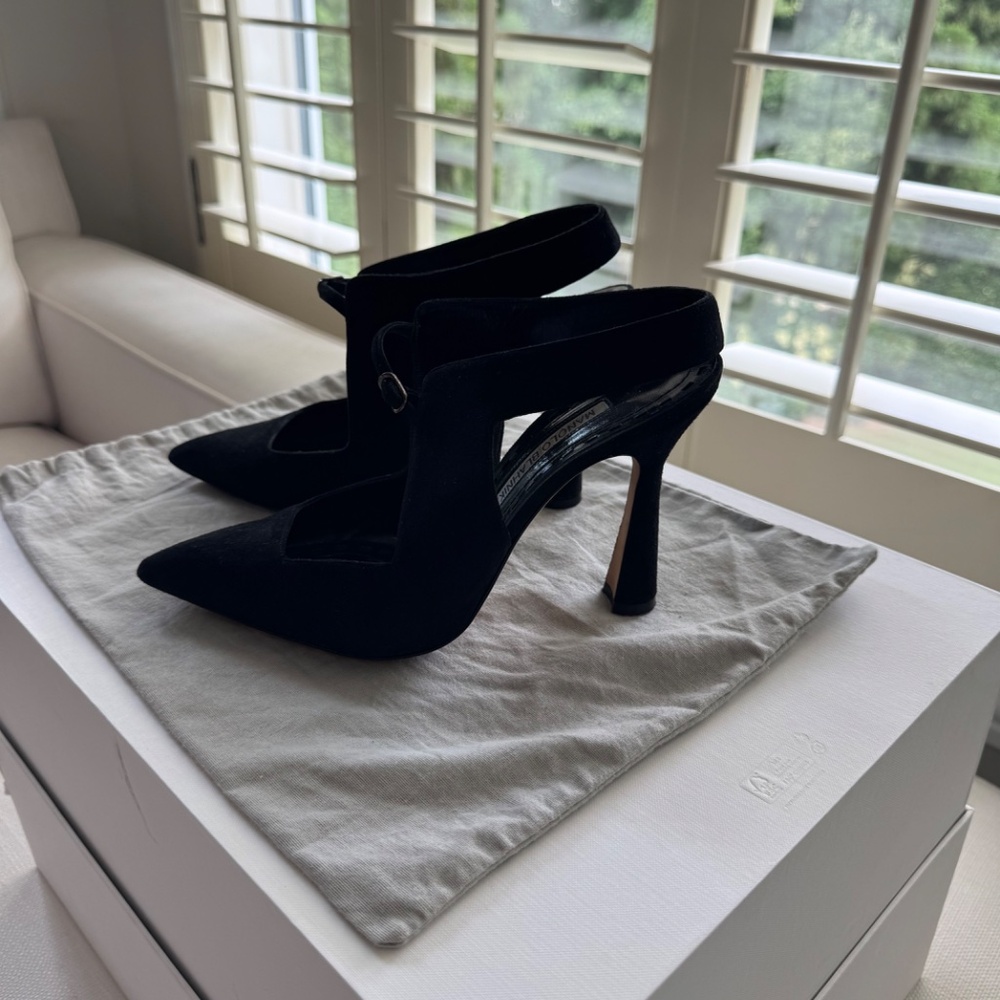 Manolo Blahnik limited edition suede pointed toe mary Jane heel - Picture 3 of 11